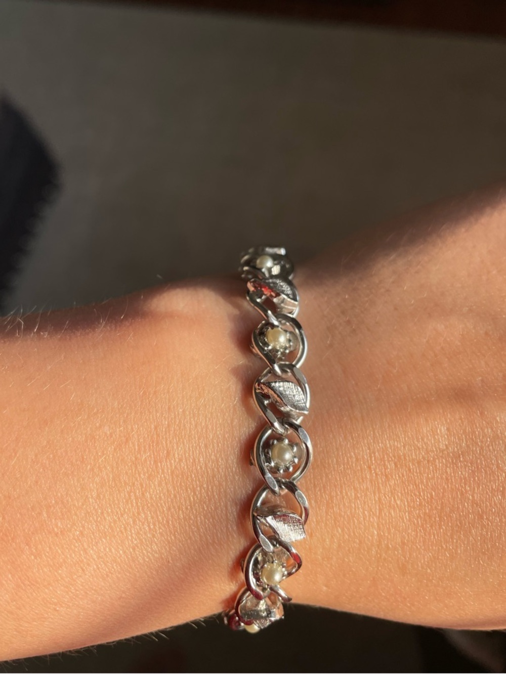 Goldette NY Vintage Pearl & Leaf Link Bracelet
